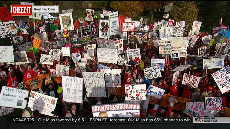Illustration for article titled Deez Nuts: Your Ohio State College GameDay Sign Roundup